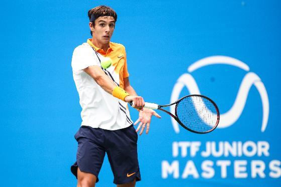 都展示了极 都展示了极